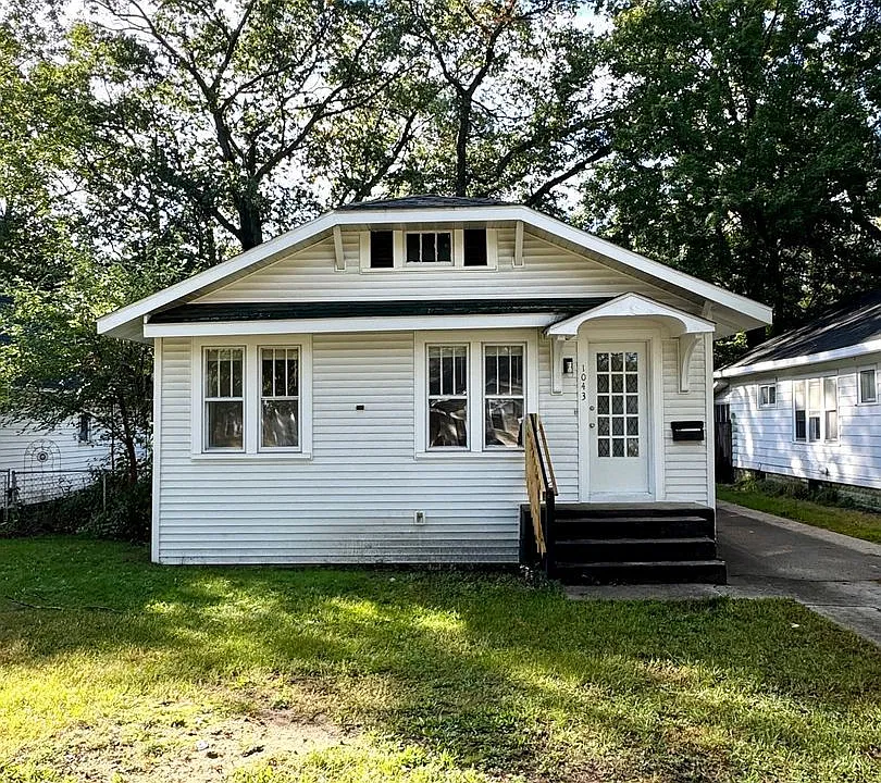 1043 Ada Ave