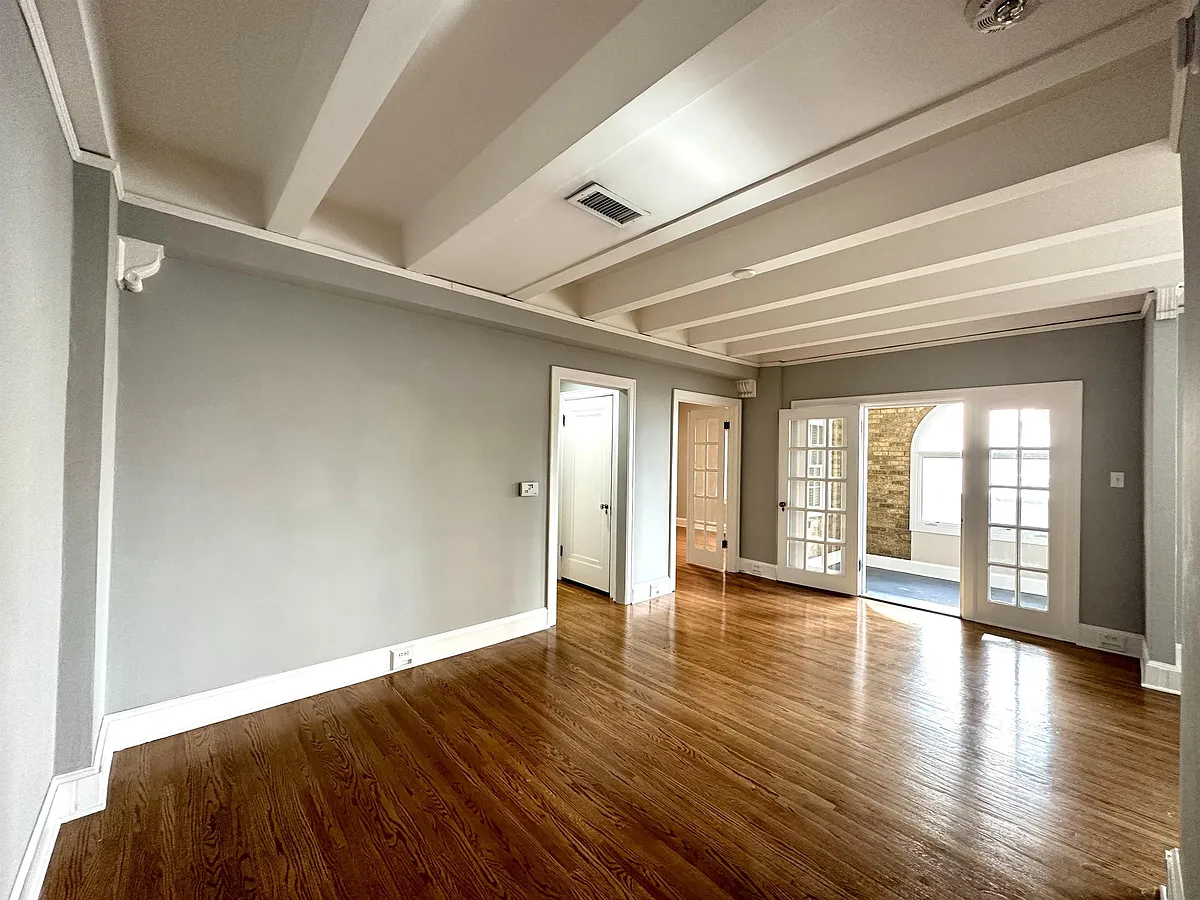 Building Photo - 910 Ward Pkwy #8