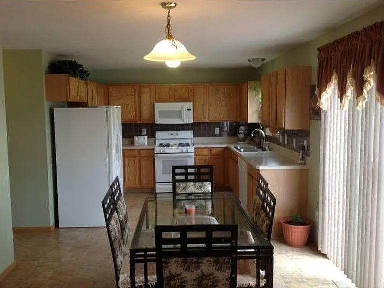 8575 Fernbrook Dr — Photo 4