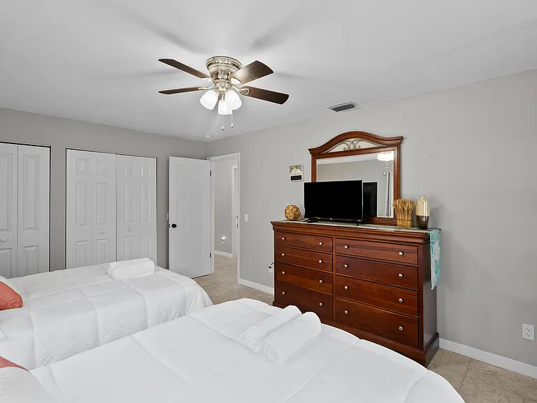 4220 Sunrise Blvd — Photo 9