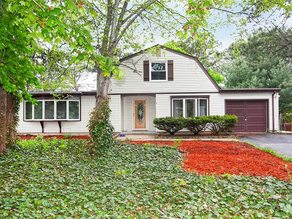 1st image of 24 Crooked Pine Dr