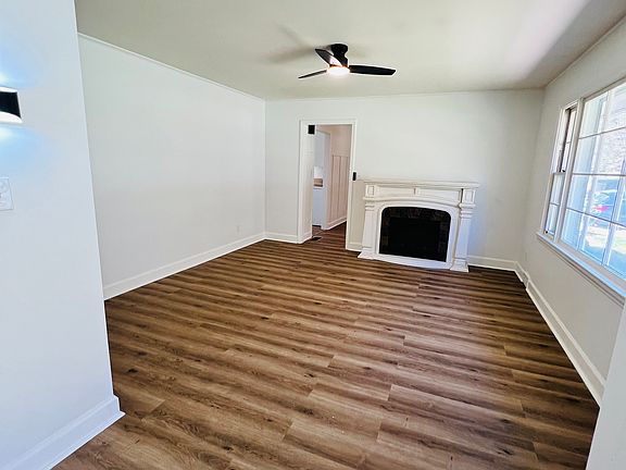 3rd image of 844 Meadowood Dr NE