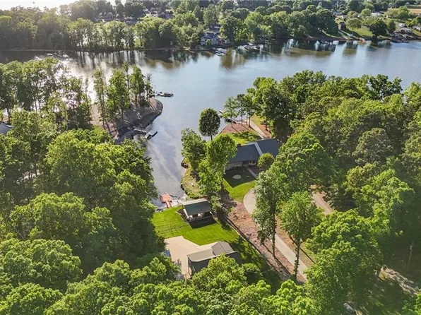 710 Riverwood Dr, Lexington, NC 27292