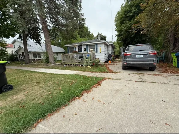 307 W Wheaton Ave, Clare, MI 48617