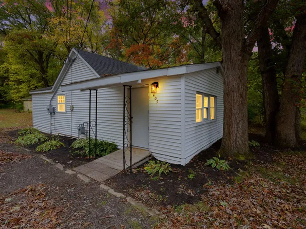 405 S Garfield Ave, North Judson, IN 46366