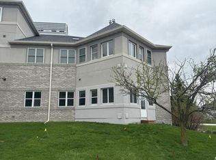 3903 Heather Valley Rd APT 111, Sheboygan, WI 53083