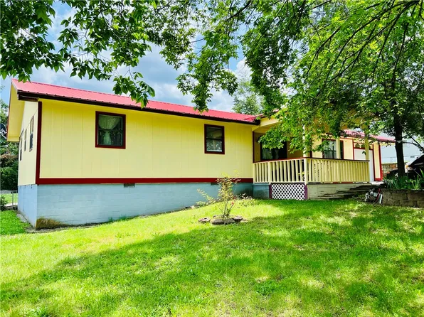 720 Circle Dr, Huntsville, AR 72616