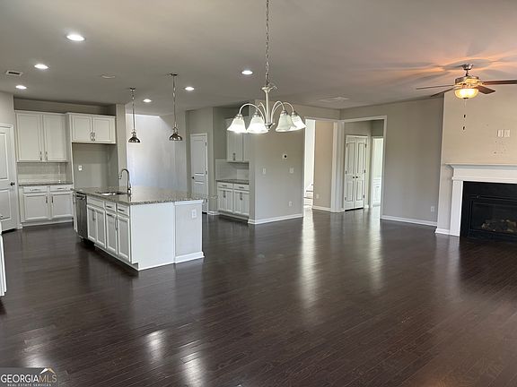 5th image of 4541 Claiborne Ct