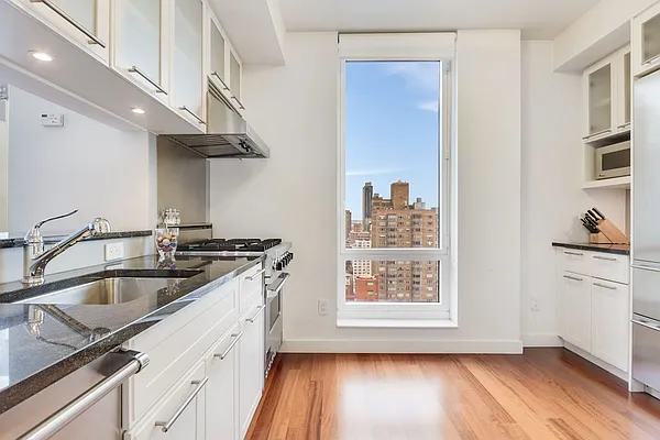 Sold by Compass | media 14