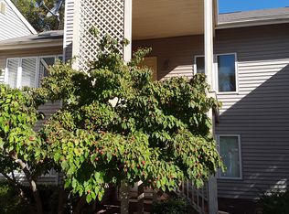 18 Troon Ter, Annandale, NJ 08801