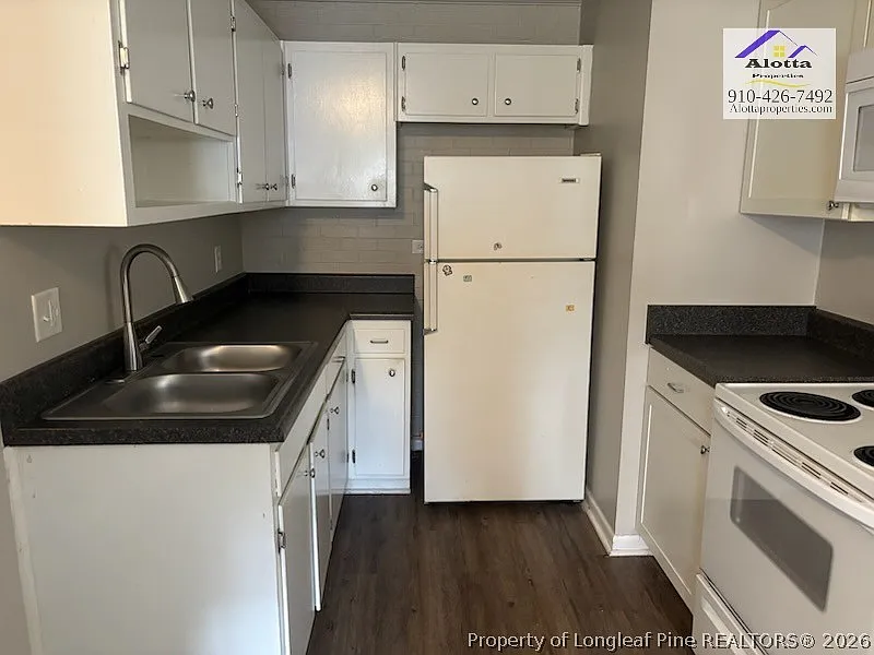 2 bed, 1.0 bath, 950 sqft, $999 — Photo 2