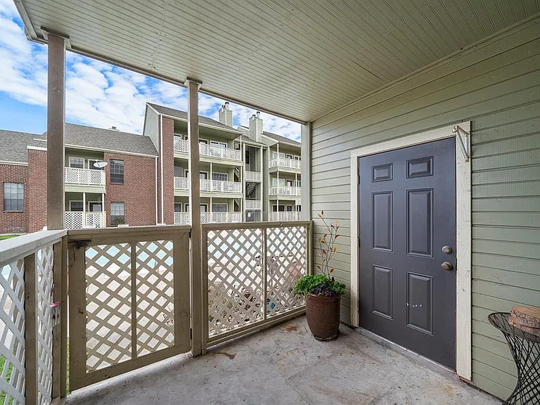 500 Ferry Rd — Photo 14