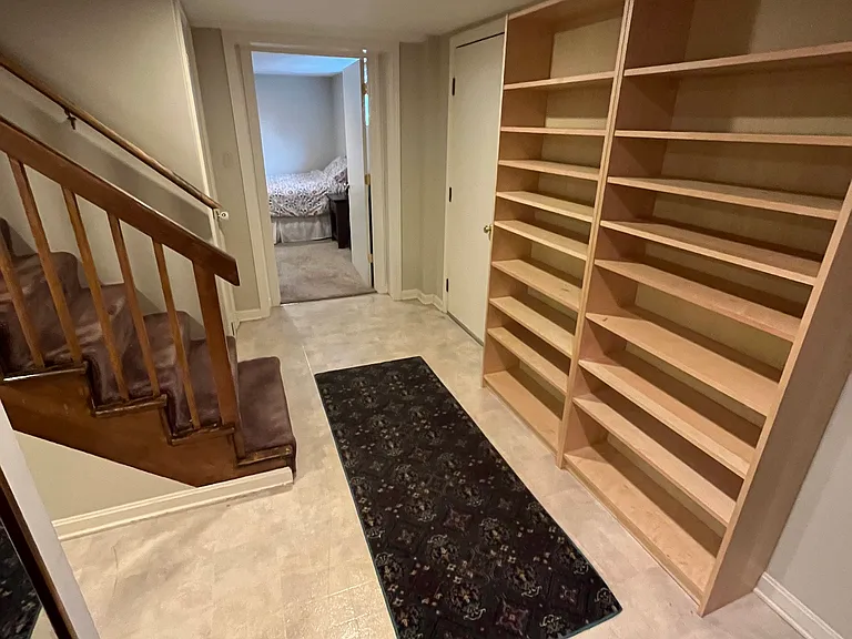 162 Mayfair Dr — Photo 44