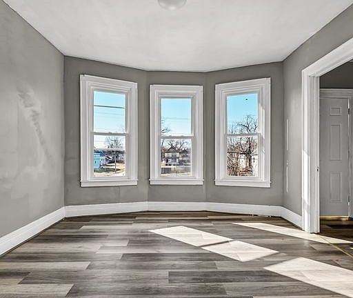 4th image of 363 Koons Ave
