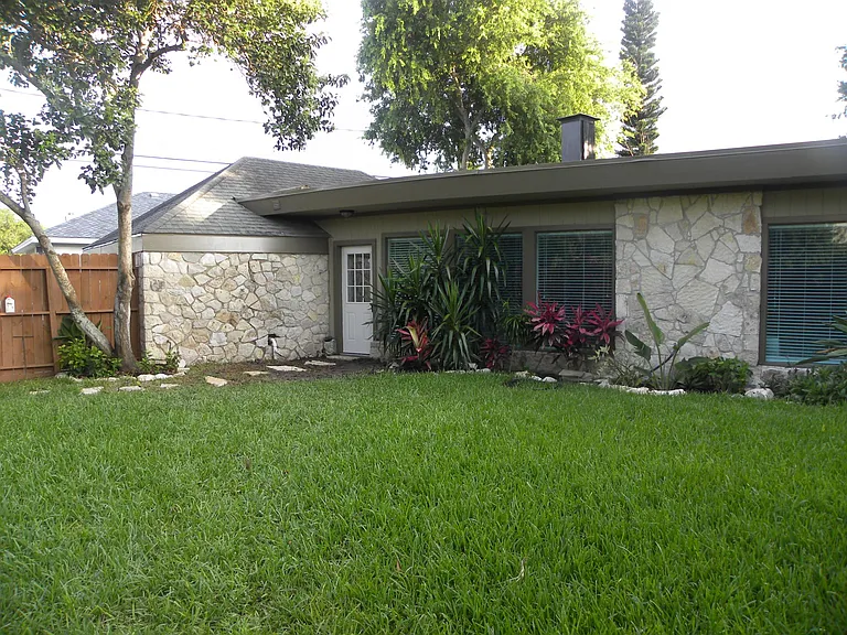 401 Cole St #B — Photo 10