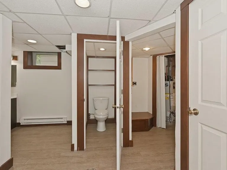718 22nd Ave E — Photo 12