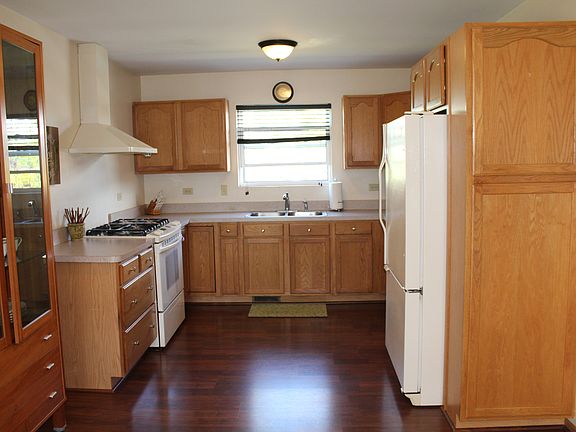2nd image of 891 Cottonwood Dr