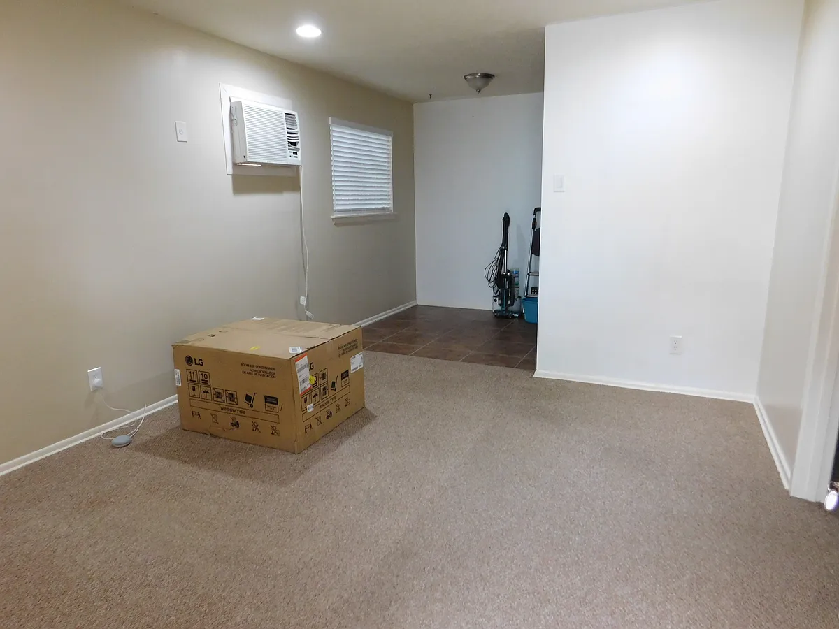 Building Photo - 414 Kings Ct #C