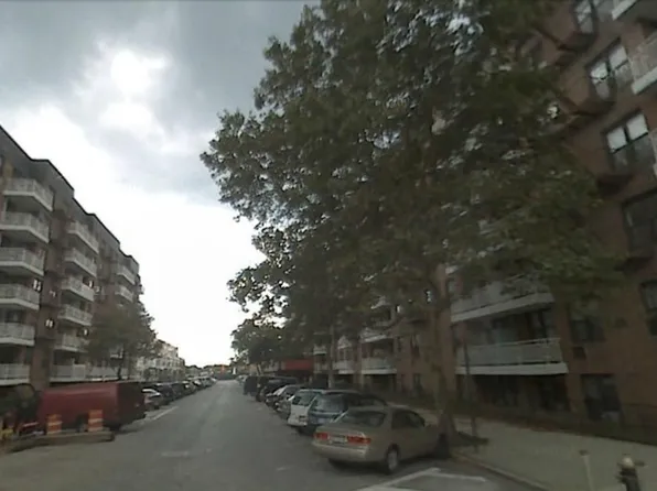 2800 Coyle Street image 1 of 3