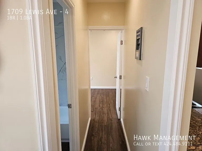1709 Lewis Ave #4 — Photo 4