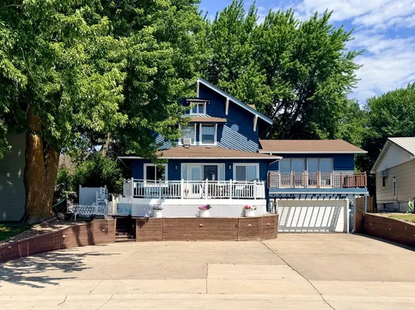 506 W Lake Ave, Worthington, MN 56187