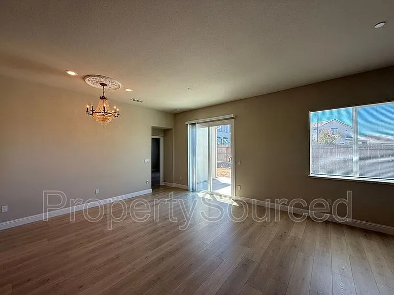 1428 Nascimento St — Photo 11