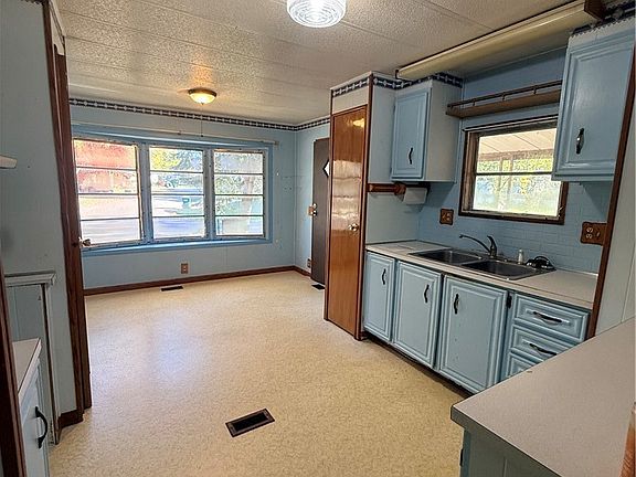 4th image of 13 College View Dr