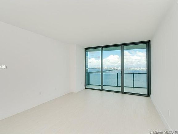 5th image of 460 NE 28th St APT 3806