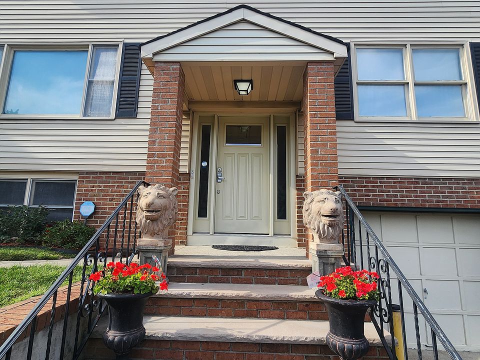 Main Entrance to the 1st and 2nd Floor Unit