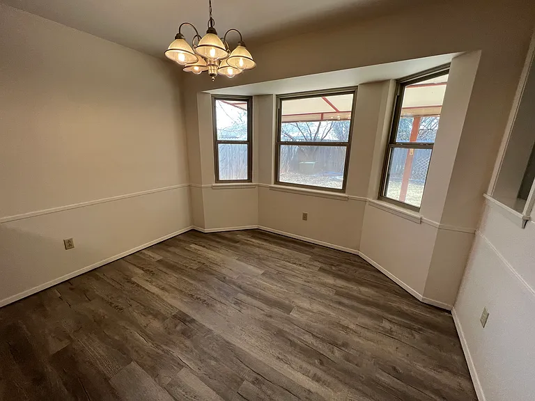 8001 Weehunt Ct — Photo 3