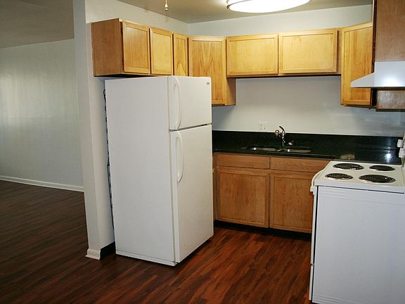 4th image of 909 N Pearl St APT 202