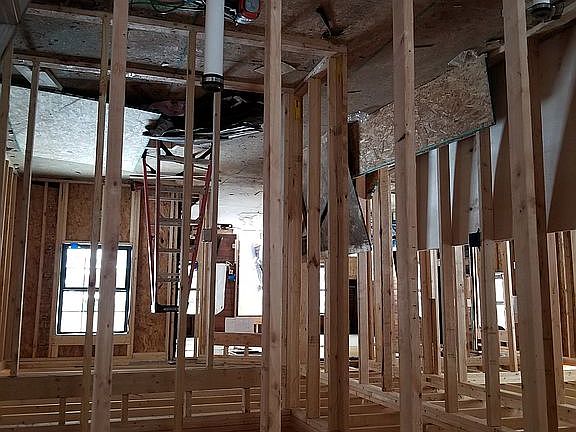 3rd image of 626 W Wallace St