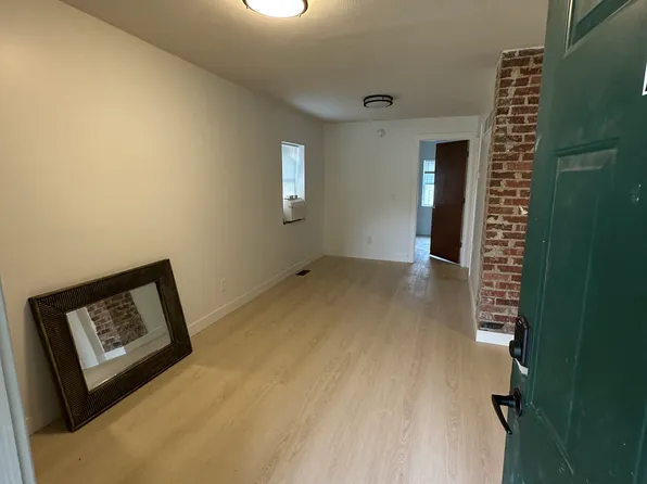 1115 S 14th St #A, Lincoln, NE 68502