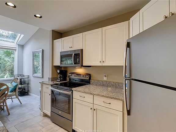 2nd image of 7577 Ocean Ln #705