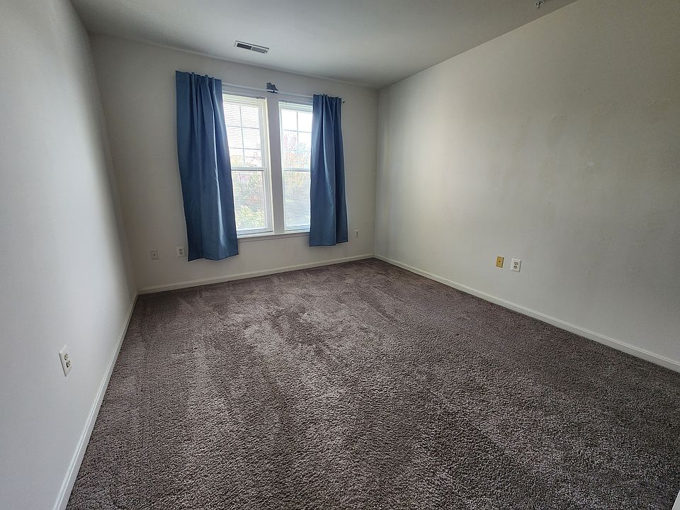 1st image of 1302 Scottsdale Dr Unit M