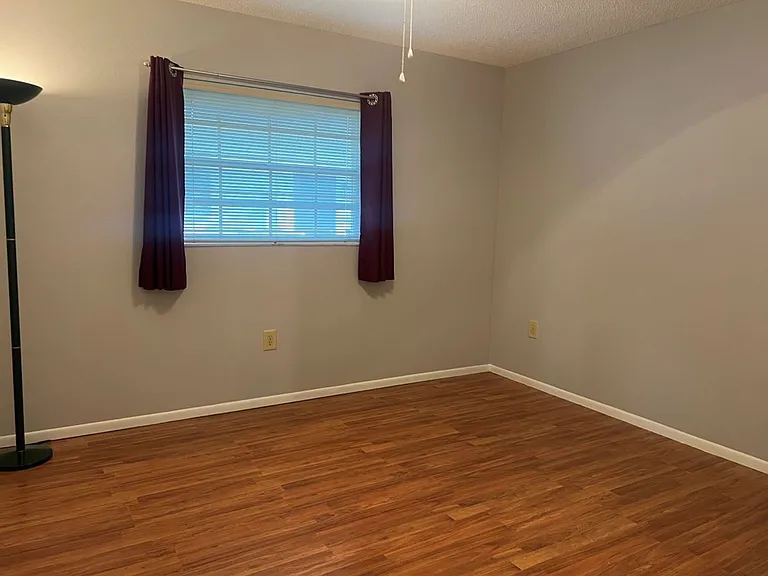 1240 Lucaya Ave — Photo 18