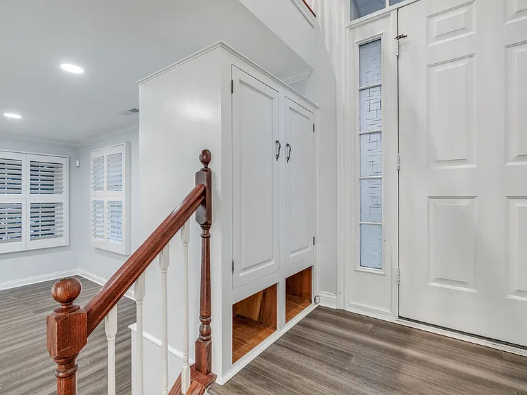 2068 Broughton St — Photo 5