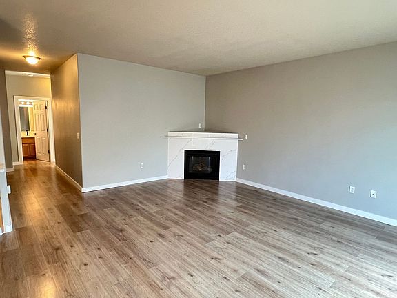 3rd image of 431 Twin Flower Dr S