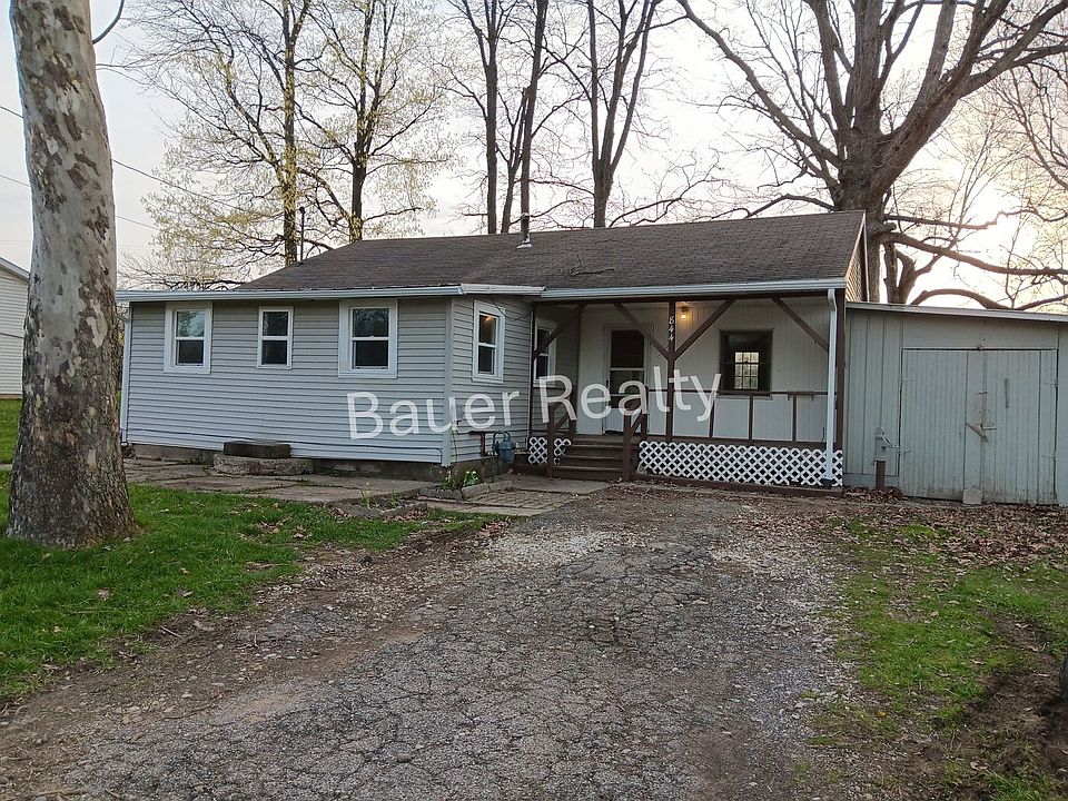1st image of 844 Lake Dr