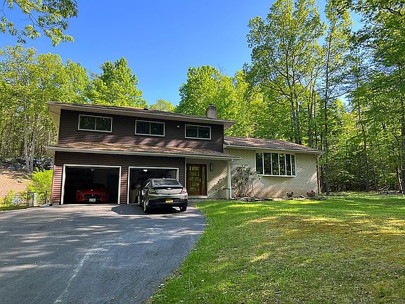 3rd image of 20 Livingston Ct