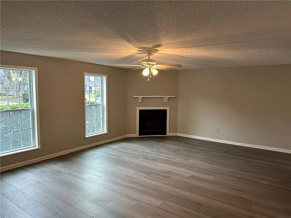 2 bed, 2.5 bath, 1428 sqft, $1,750 — Photo 2