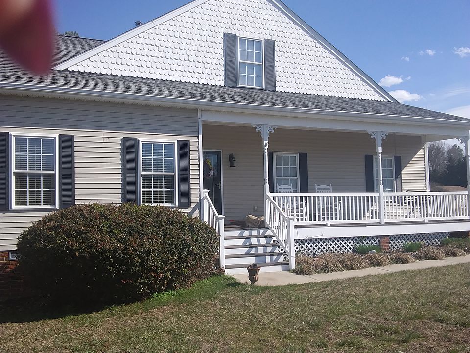 Adorable craftman style home