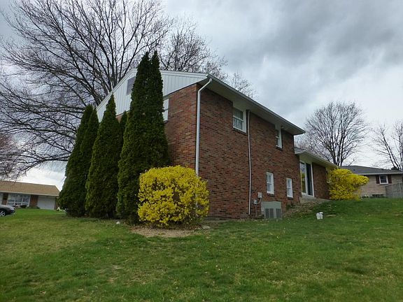 2nd image of 926 Skyline Dr