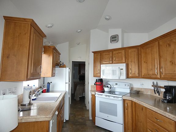 3rd image of 1110 N Henness Rd #19