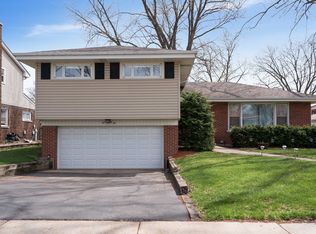 991 S Prospect Ave, Elmhurst, IL 60126