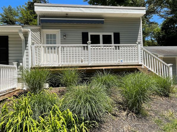 1125B Sunrise Beach Rd