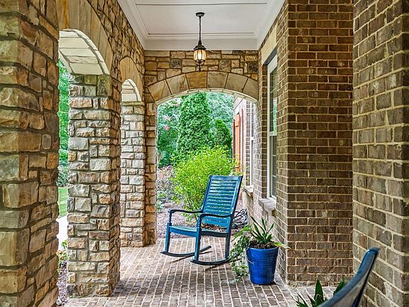 5th image of 1070 Reece Rd