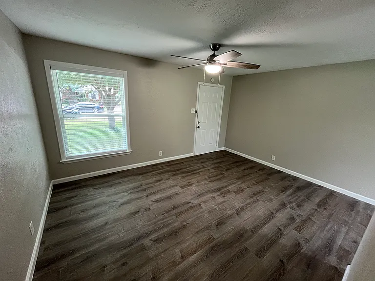10608 Cayuga Dr — Photo 18