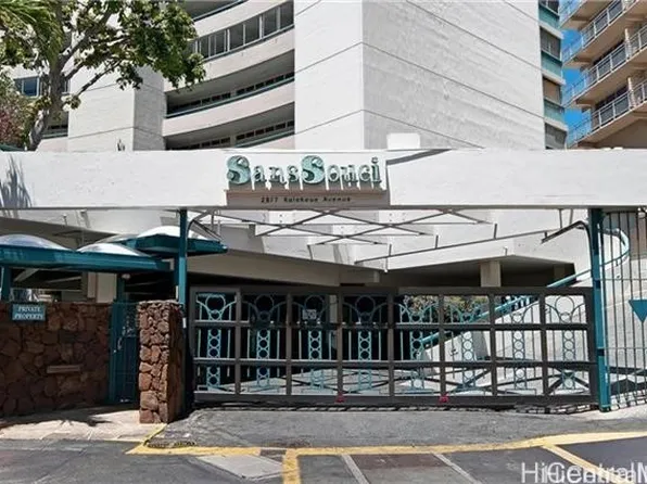 2877 Kalakaua Ave APT 206, Honolulu, HI 96815