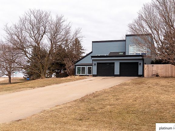 3rd image of 1032 Skyline Dr